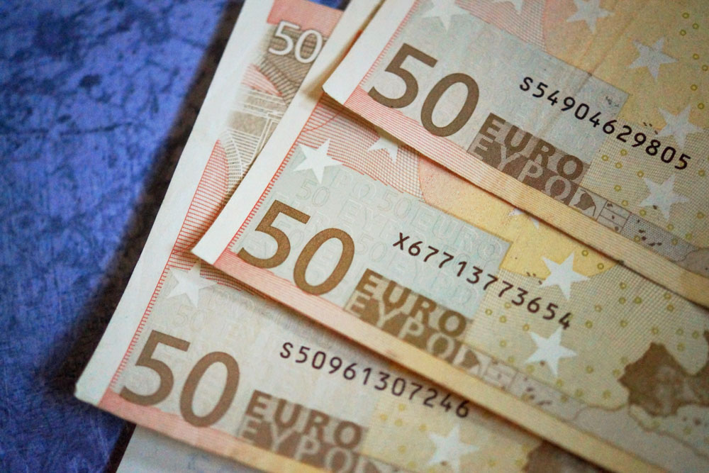 50 euro bills - Cash