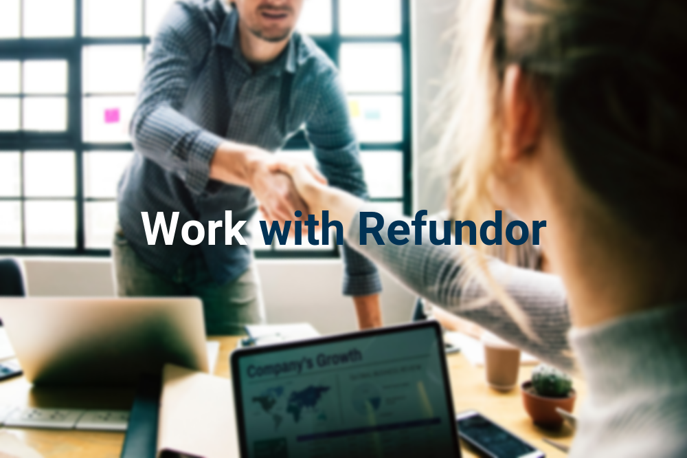Man shaking hands with woman - Work with Refundor